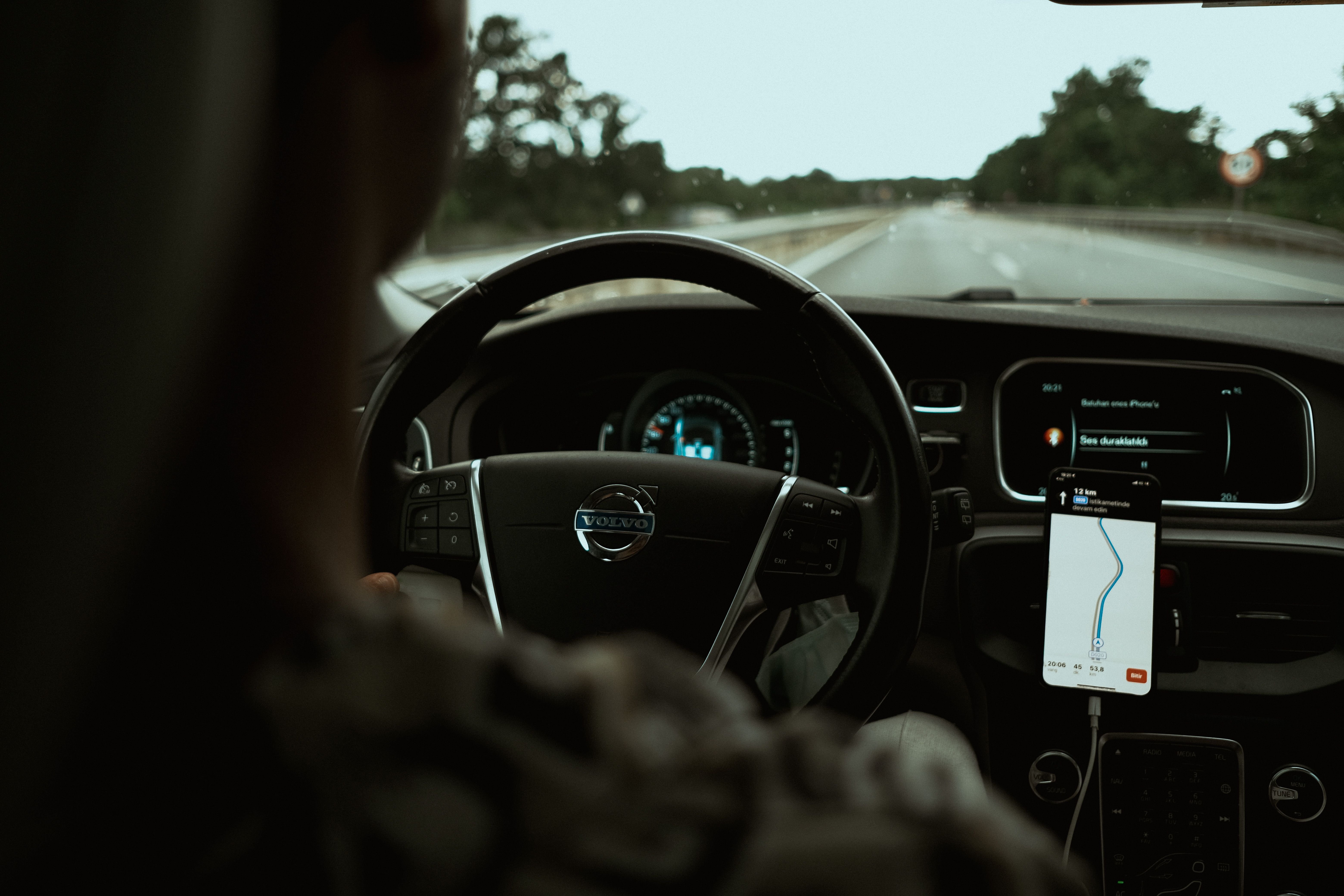 Adesivos com propaganda de políticos estão proibidos em carros de aplicativos