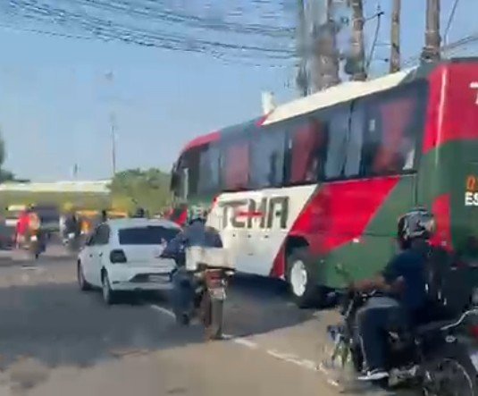 Fim da greve: Ônibus do transporte especial voltam a circular após acordo com trabalhadores