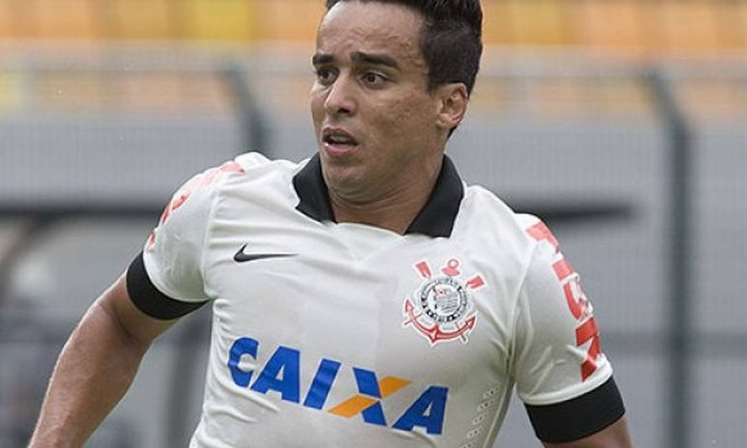 Jadson, ex-Corinthians, é preso em flagrante por suspeita de violência doméstica no PR