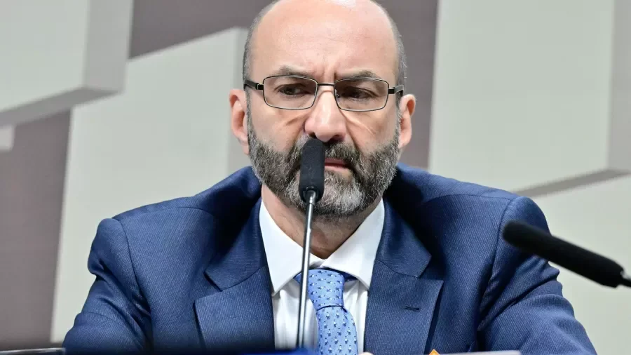 Caso Master: Ex-dono da Reag negocia delação premiada à PGR com foco em Daniel Vorcaro