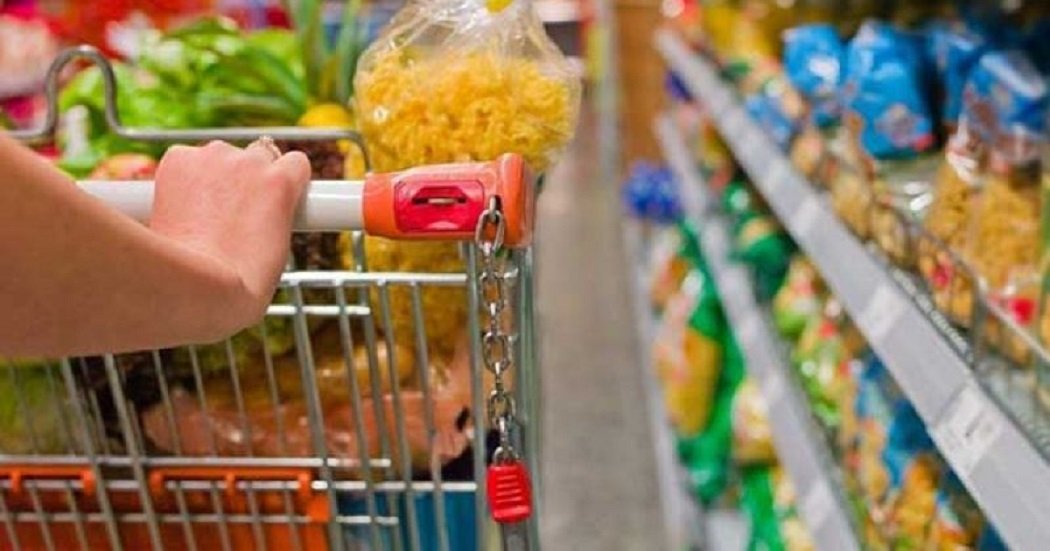 Projeção de inflação fica em 5,02% e juro segue em dois dígitos: o peso disso na conta do manauara