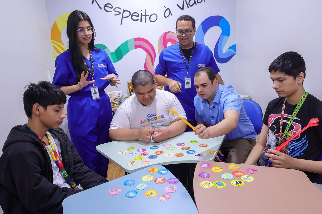 Roberto Cidade anuncia criação da Secretaria Estadual da Causa TEA e pagamento de auxílio para famílias atípicas