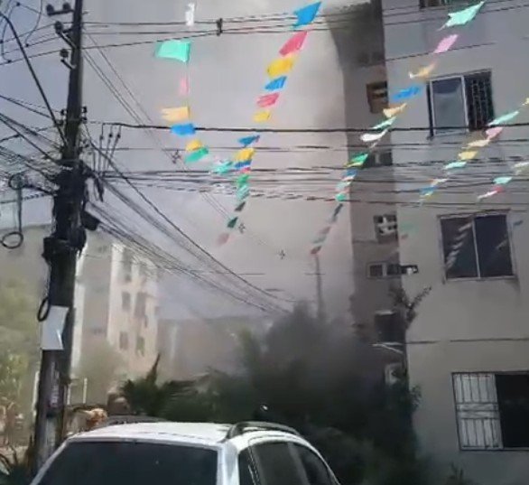 Incêndio no Viver Melhor mata cachorro carbonizado e deixa feridos; bebê foi içado em sacola