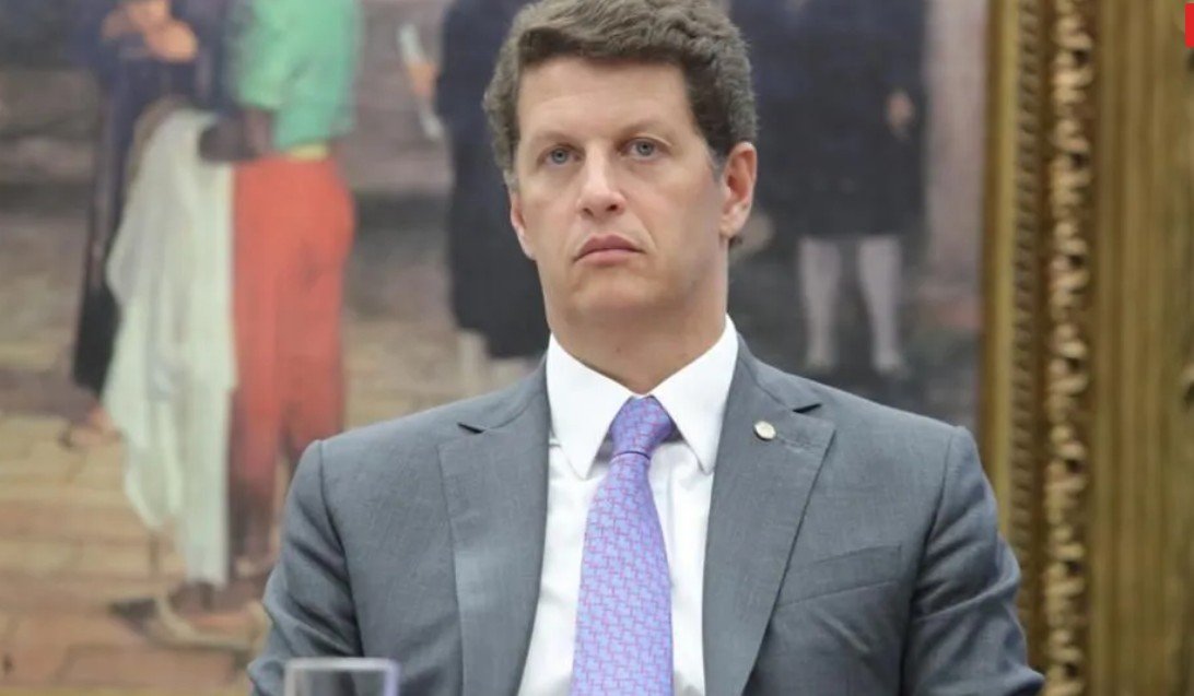 Ricardo Salles é multado por propaganda eleitoral antecipada e ataque impulsionado a adversário