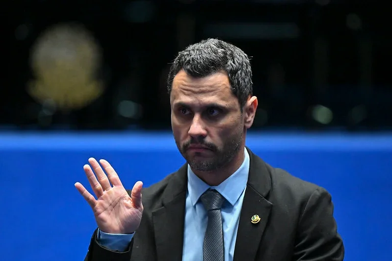 Cleitinho anuncia que não será candidato ao governo de MG