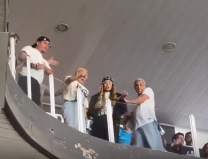 Irmã de Neymar é xingada por torcida em estádio; vídeo