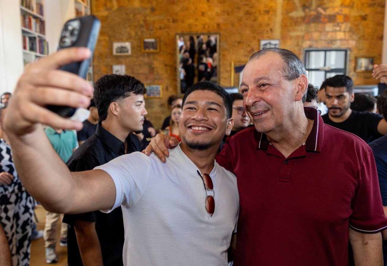 Omar Aziz propõe estágio remunerado pelo Estado por até seis meses e cursos de IA para jovens no Amazonas