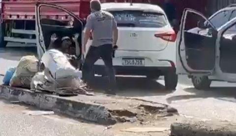 Vídeo: Suposto agente da DEHS atira contra motorista durante briga de trânsito em Manaus