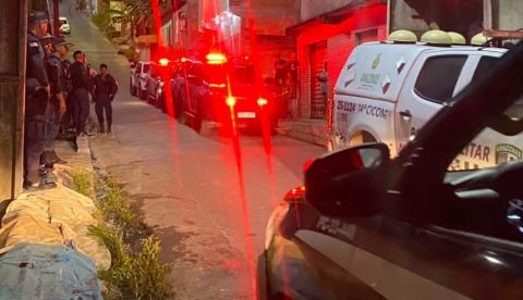 Homem é assassinado com tiro na cabeça em casa abandonada em Manaus