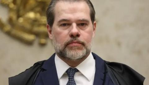 Insinuar desvio de dinheiro público contra candidato sem provas configura propaganda eleitoral irregular