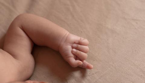 Mãe é presa por agredir bebê de 1 ano no Jorge Teixeira