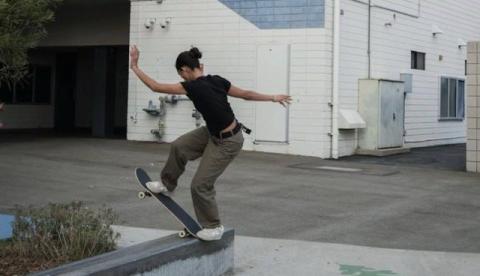 Rayssa Leal torce o pé em treino no Rio, mas garante presença no SLS Takeover