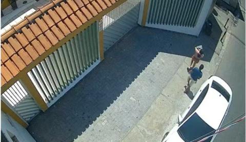 Imagens de segurança flagram casal abandonando recém-nascida em Manaus