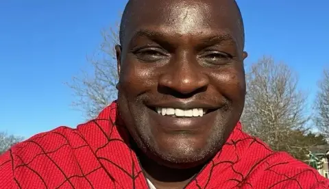 "Meus filhos se dizem canadenses": o plano B que tirou Jacaré do É o Tchan e o levou ao Canadá