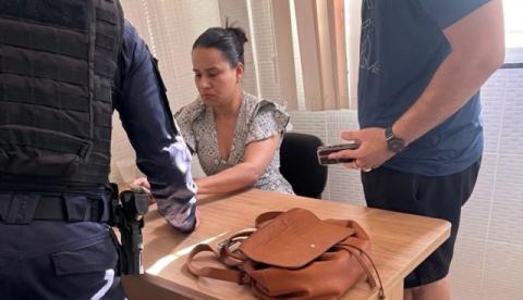 Mulher é presa em Manaus suspeita de aplicar 'golpe da casa própria' contra cerca de 20 vítimas