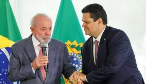 Fim da escala 6x1 pode ficar para depois das urnas: Lula e Alcolumbre discutem adiamento
