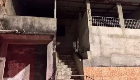 Homem é encontrado morto com tiro na cabeça em casa abandonada em Manaus