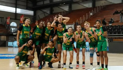Brasil atropela o Chile por 85 a 57 na estreia do classificatório sul-americano de basquete feminino