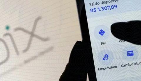 Mulher é detida por aplicar golpe do falso PIX em loja de roupas na Cidade Nova