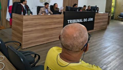 Inconformado ao ver ex com atual namorado, homem comete feminicídio e é condenado a 29 anos