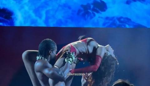 Anitta causa polêmica e agita redes sociais com show ousado; vídeo