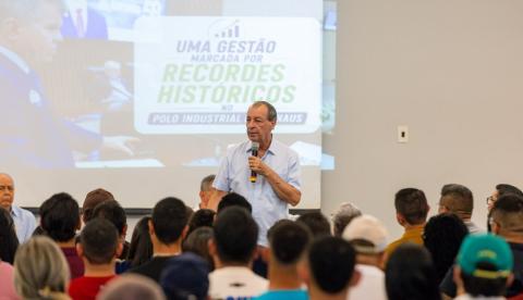 Omar Aziz defende ZFM e qualificação profissional em encontro com trabalhadores em Manaus