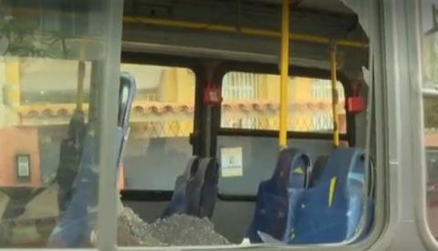 Fonoaudióloga é baleada dentro de ônibus durante confronto no Rio de Janeiro