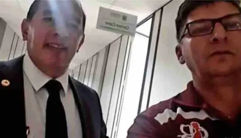 Do balcão do Detran à picape de frete: réu por 14 processos era achado em três dias pela reportagem