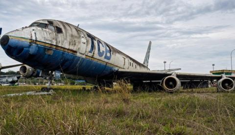 Avião histórico abandonado em Manaus há décadas será levado para a Nova Zelândia