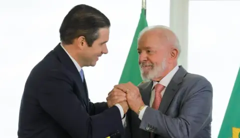 Presidente da Câmara anuncia apoio à reeleição de Lula em 2026