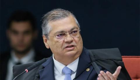 Flávio Dino determina que PF investigue possíveis crimes em execução de emendas PIX