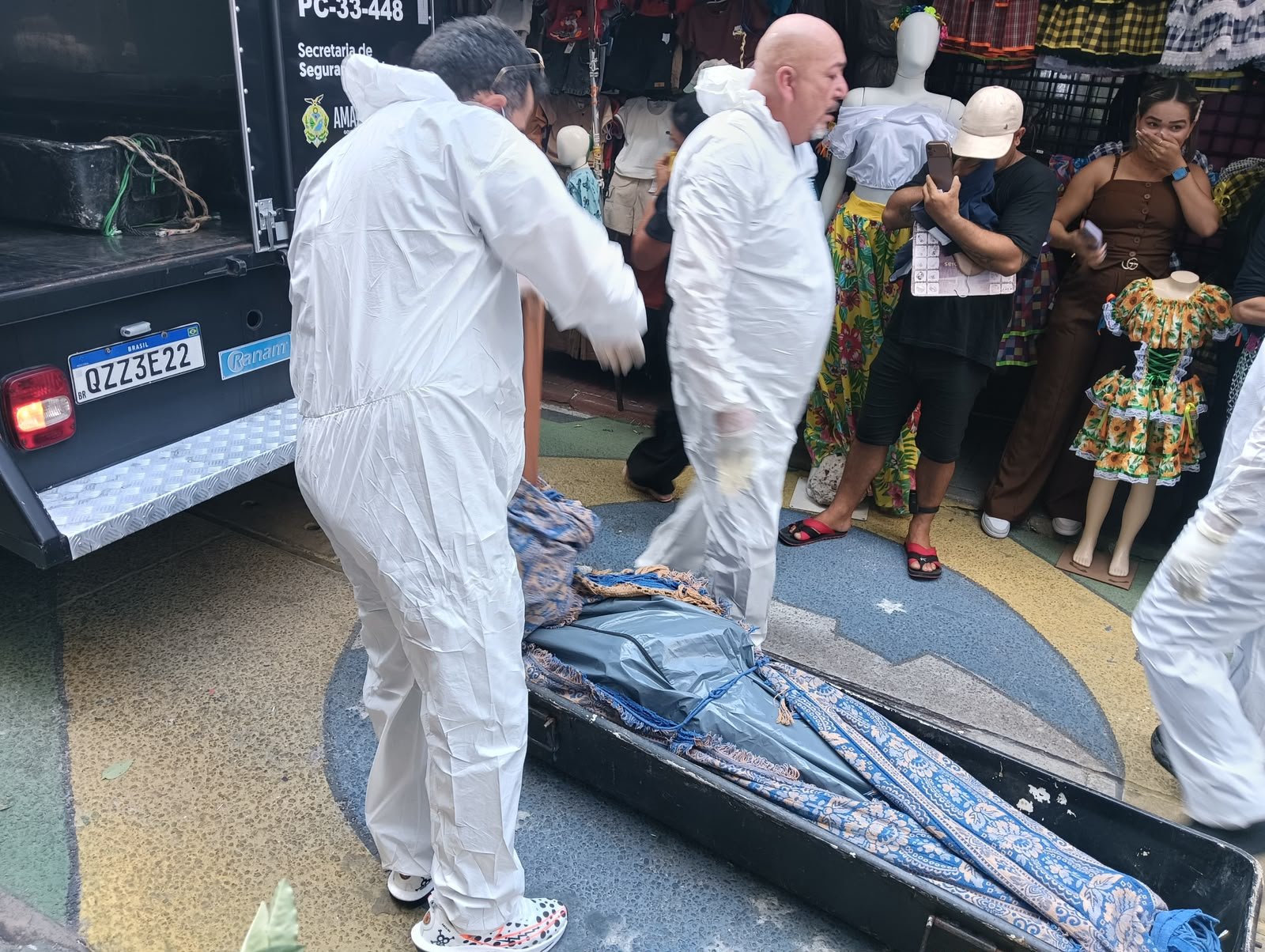 Venezuelano é achado morto com mãos e pés amarrados em prédio no Centro de Manaus