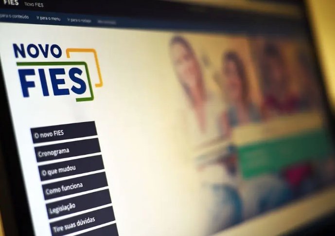 Amazonas registra 2.973 inscrições no Fies e abre prazos para lista de espera e validação