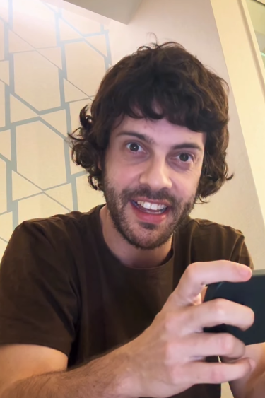 Diogo Defante surpreende com antes e depois, e revela retirada de tumor