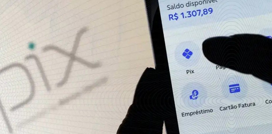 Mulher é detida por aplicar golpe do falso PIX em loja de roupas na Cidade Nova