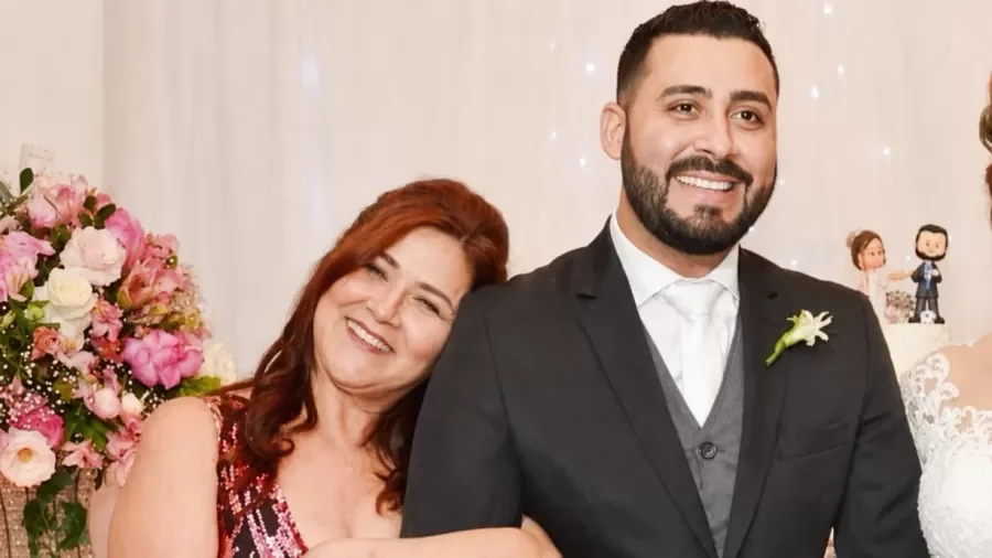 Mãe e filho morrem ao serem atingidos por passarela que caiu em SP
