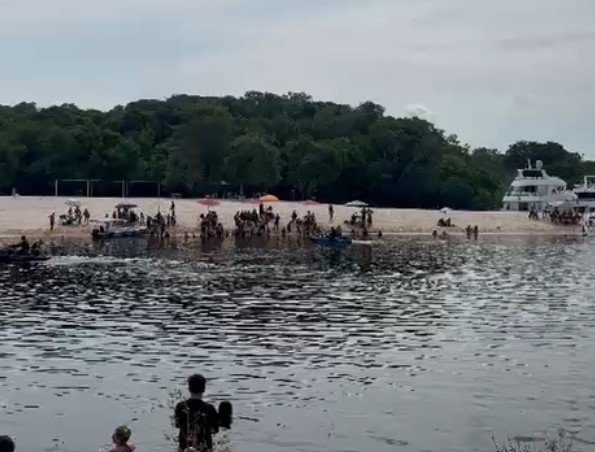 Homem morre afogado durante dia de lazer na Praia do Tupé