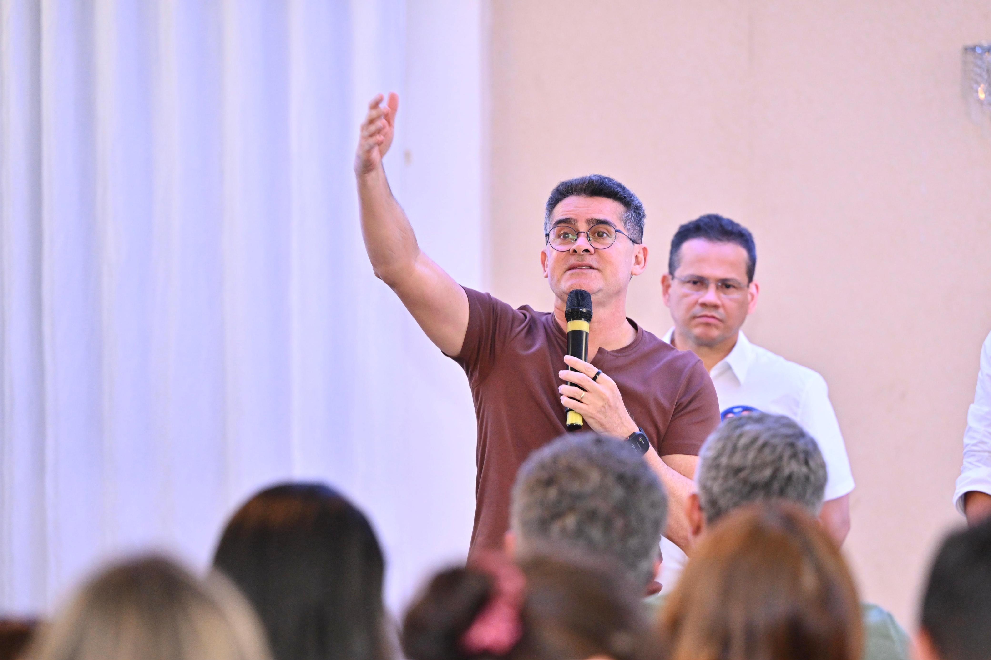 David Almeida reúne arquitetos e propõe novo eixo viário para desafogar o trânsito em Manaus