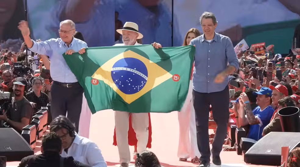Em primeiro evento de campanha, Lula promete combater facções criminosas