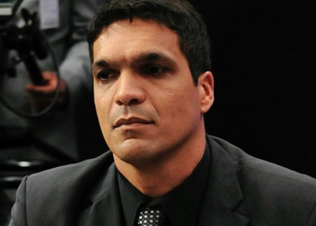Cabo Daciolo poderá ocupar vaga de vice na chapa de Maria do Carmo