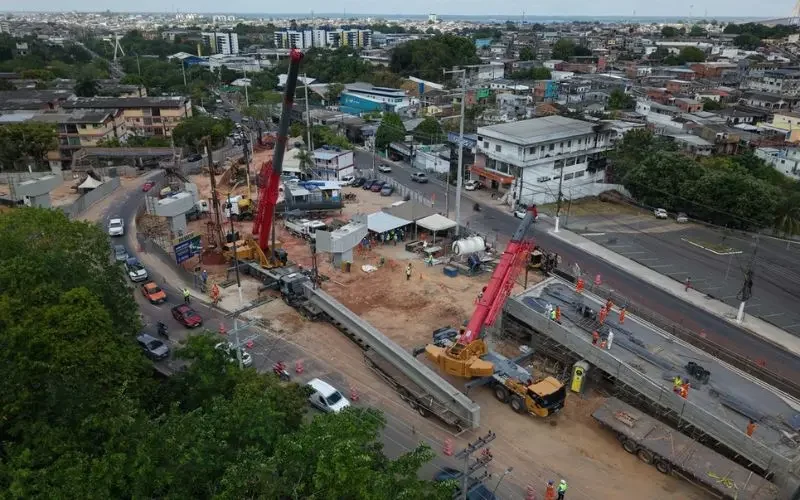Avenida Brasil é fechada nesta segunda e dez linhas de ônibus mudam de rota na Ponta Negra