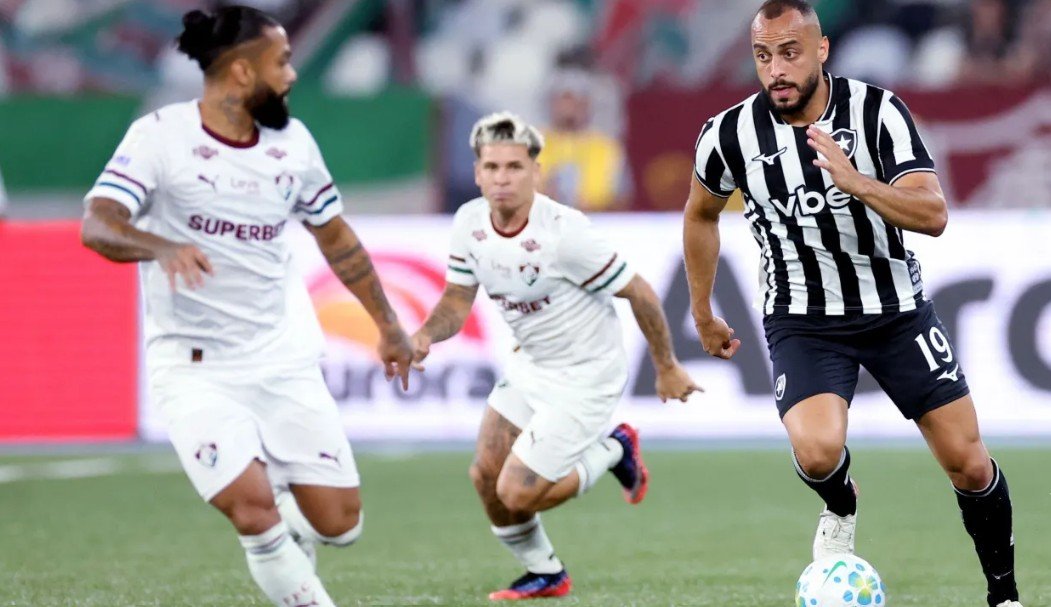 Botafogo e Fluminense empatam em jogo movimentado pela 22ª rodada