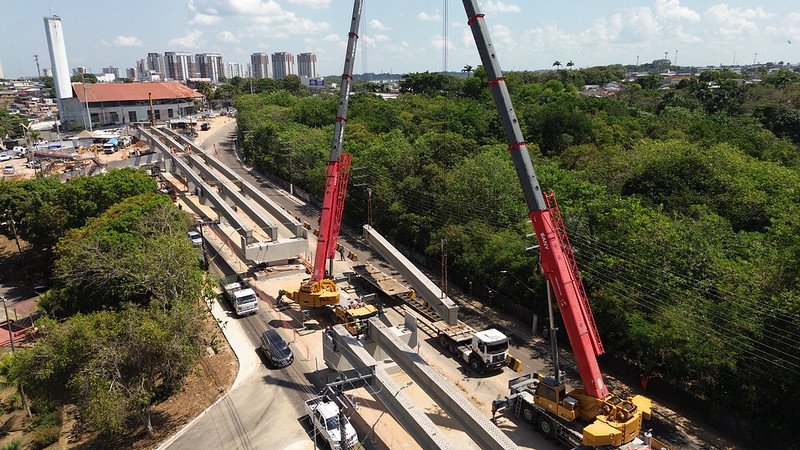 Manaus acelera obras e conclui montagem de vigas no Passarão