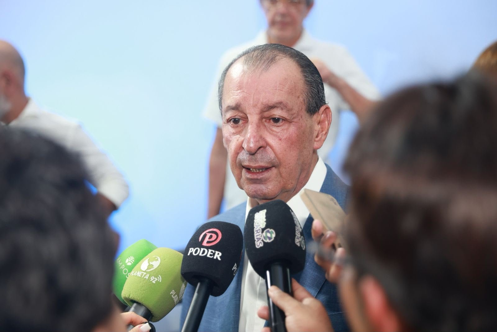 Omar Aziz defende ampliação de escolas de tempo integral e valorização de professores