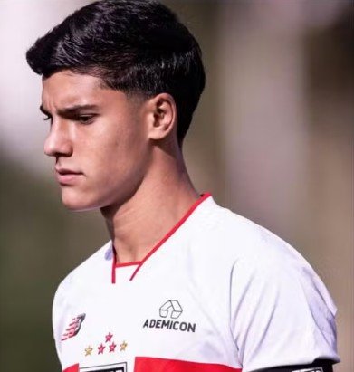 Jogador do São Paulo é solto após matar idoso atropelado; polícia investiga racha