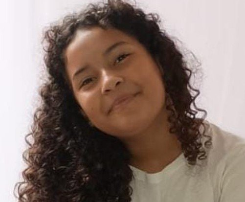 Família oferece recompensa para quem ajudar a encontrar adolescente desaparecida em Manaus