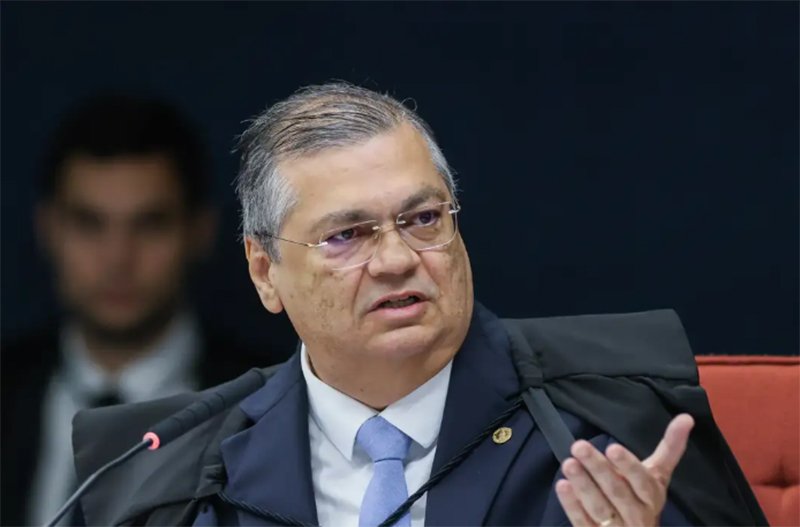 Flávio Dino determina que PF investigue possíveis crimes em execução de emendas PIX