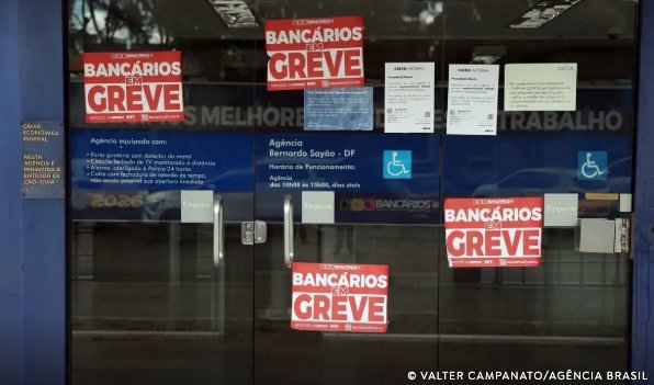 Funcionários da Caixa rejeitam proposta, mantêm greve por tempo indeterminado