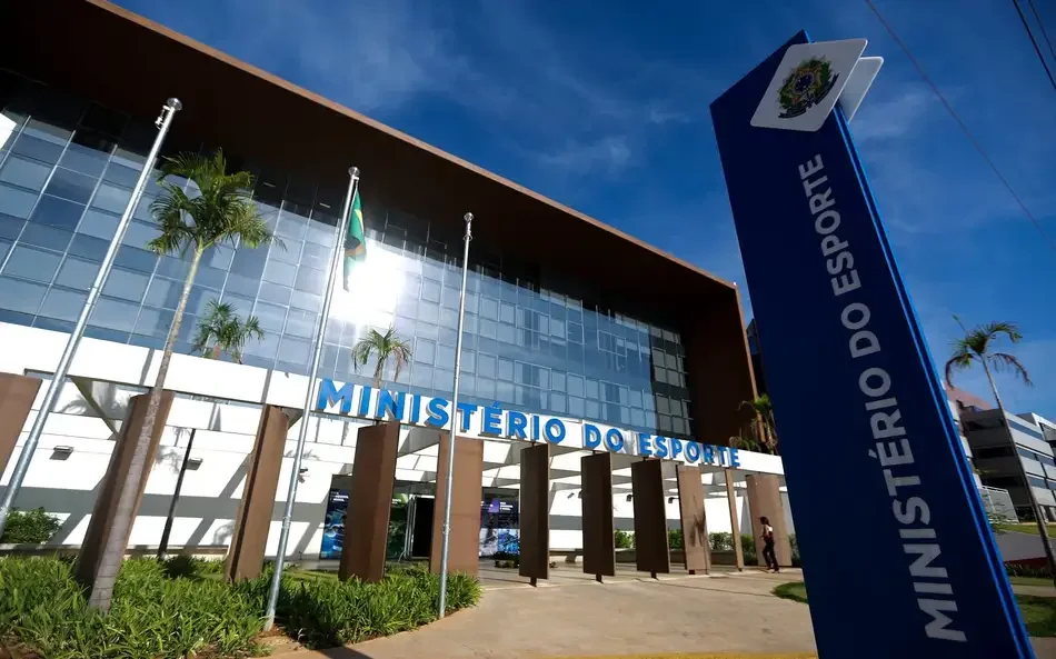 Após fim das bets, clubes boicotam reunião marcada com Ministério do Esporte