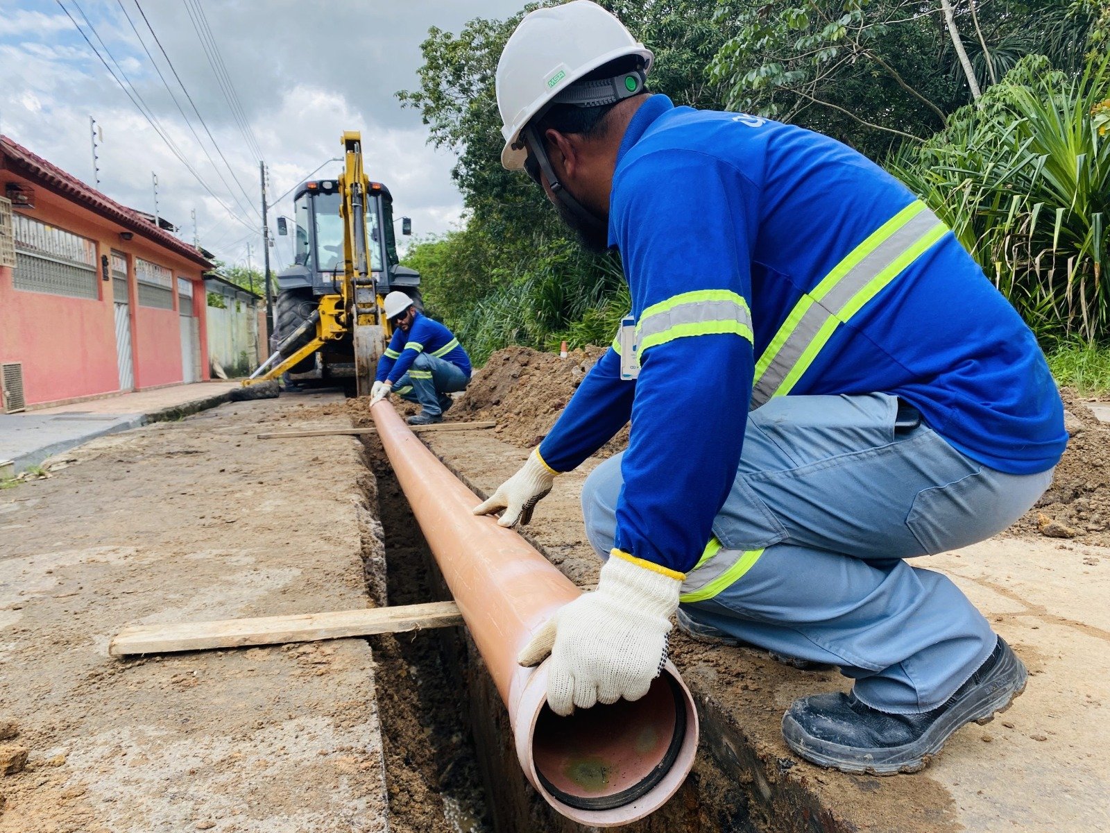 Cobrança de esgoto entra na mira do MPAM após casos de imóveis sem ligação comprovada